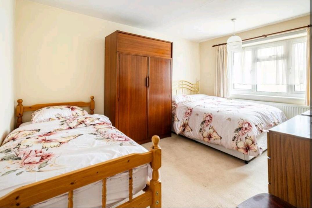 London Stratford Holiday Home Exterior photo